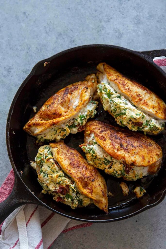 Poulet Farcis aux Épinards et Fromage Crémeux