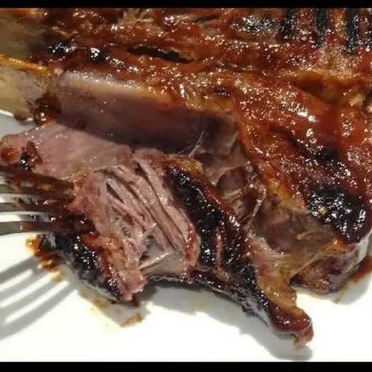 Côtes de Barbecue Crockpot : Une Symphonie de Saveurs