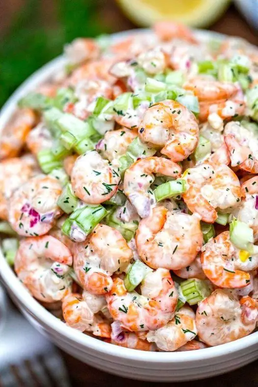 La Salade de Crevettes : Un Voyage Culinaire Entre Terre et Mer