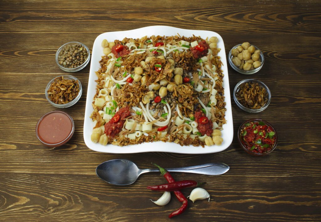 Le Koshari Égyptien: Un Voyage Culinaire à travers l'Histoire et les Saveurs