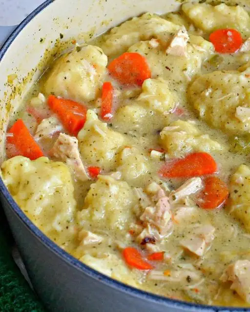 Douceurs Réconfortantes - Soupe de Poulet et Dumplings