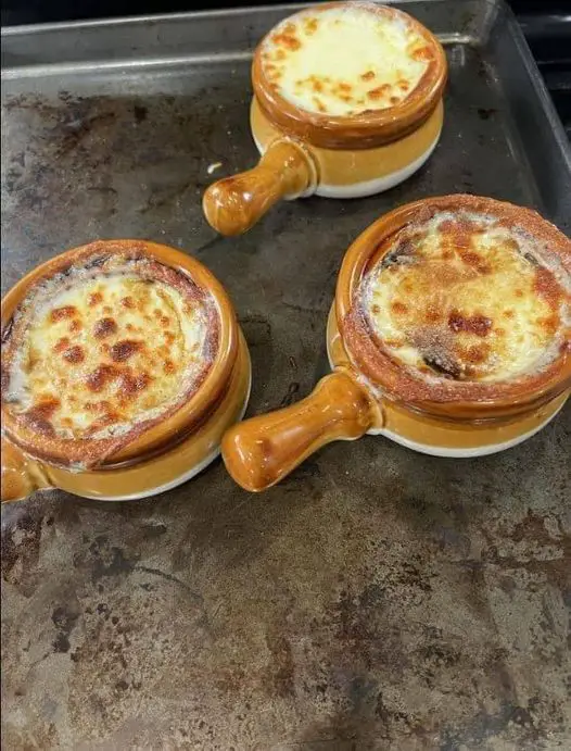 Soupe à l'Oignon Gratifiante